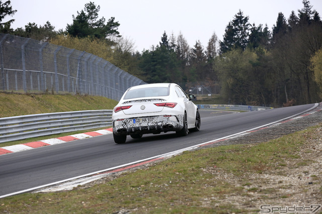 メルセデス AMG CLA45 スクープ写真