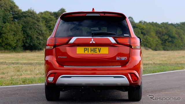 三菱 アウトランダー PHEVの2019年モデル(欧州仕様)