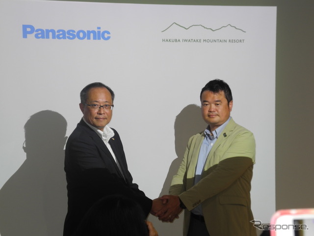パナソニック サイクルテックの野中達行社長（左）と白馬観光開発の和田寛社長