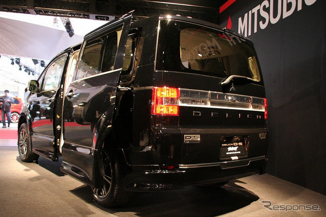 【東京オートサロン08】写真蔵…三菱 デリカD:5 ROADEST EXECUTIVE