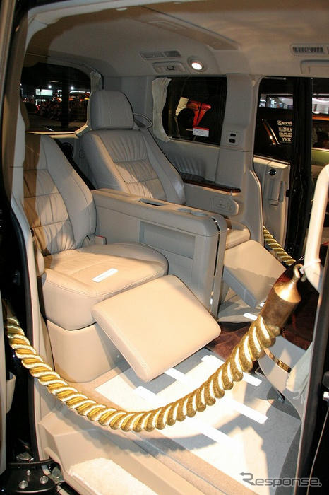 【東京オートサロン08】写真蔵…三菱 デリカD:5 ROADEST EXECUTIVE