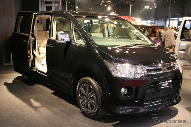 【東京オートサロン08】写真蔵…三菱 デリカD:5 ROADEST EXECUTIVE
