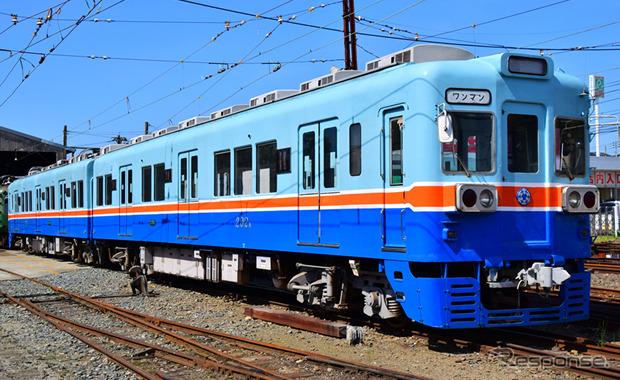 7月30日限りで引退する200形電車。1969年に登場した元南海22000系で、熊本電鉄に導入後はATSが追加され201A・202Aとなり、前面にスカートが取り付けられた。
