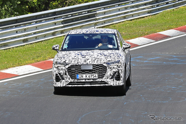アウディの新型クーペSUV「Q4」スクープ写真