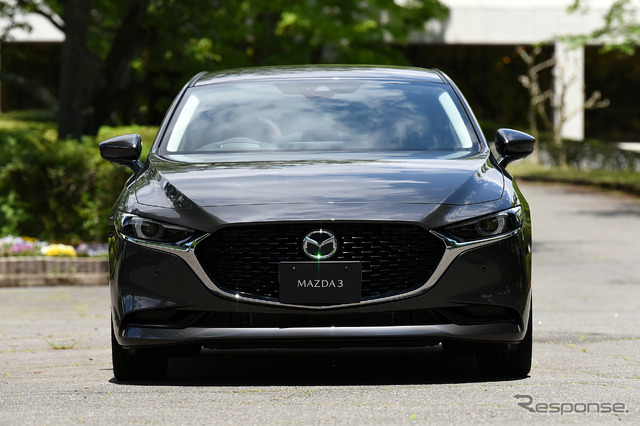 新型 マツダ3 セダン 20S L Package(マシーングレープレミアムメタリック)
