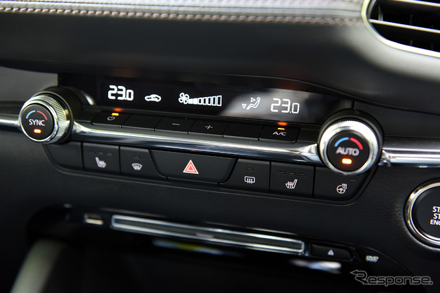 新型 マツダ3 セダン 20S L Package(黒革仕様)