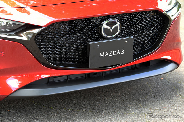 新型 マツダ3 ファストバック XD L Package(ソウルレッドクリスタルメタリック)