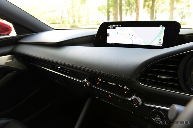 新型 マツダ3 ファストバック XD L Package(黒革仕様)