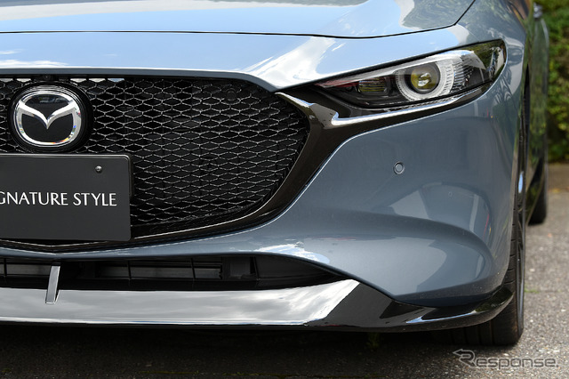 新型 マツダ3 ファストバック SIGNATURE STYLE XD Burgundy Selection(ポリメタルグレーメタリック)