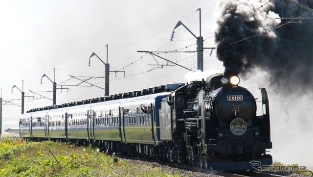 2012年に秋田県内で運行されたSL列車。