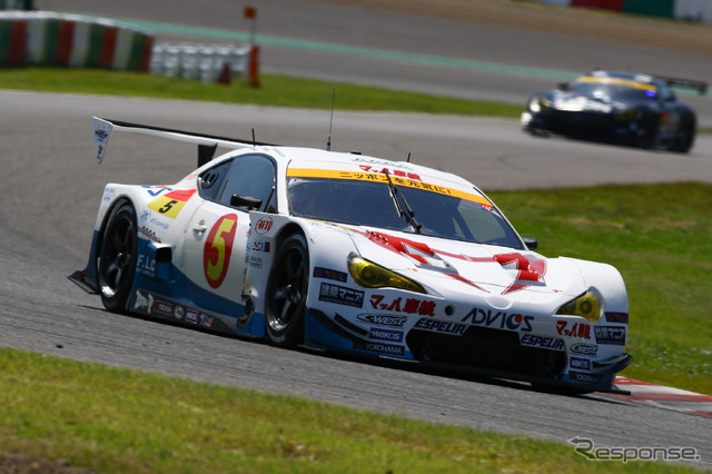 GT300クラス予選3位、#5 MC86マッハ号。