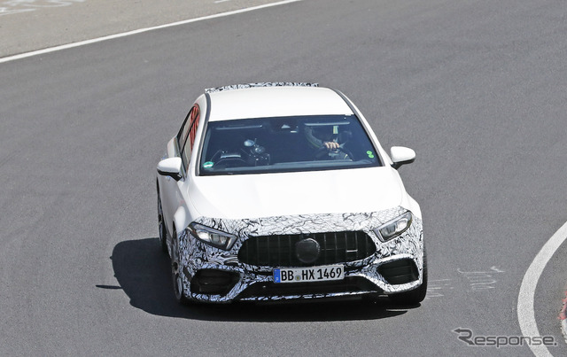 メルセデス AMG A45 新型スクープ写真