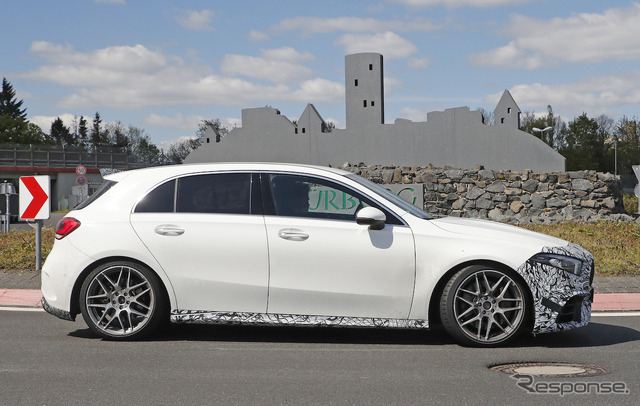 メルセデス AMG A45 新型スクープ写真　