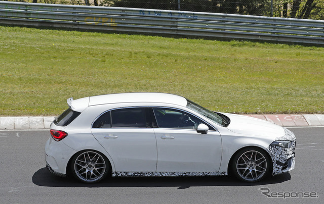 メルセデス AMG A45 新型スクープ写真　