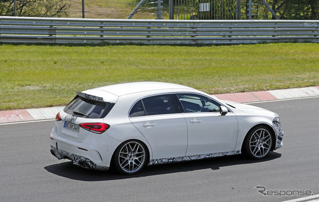 メルセデス AMG A45 新型スクープ写真　