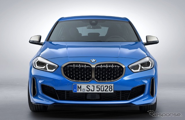 BMW 1シリーズ 新型の M135i xDrive