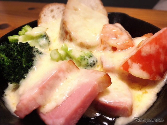 「花畑牧場のとろ~りラクレット」もチーズの旨味と共に野菜をめいっぱい楽しめるメニューだ。