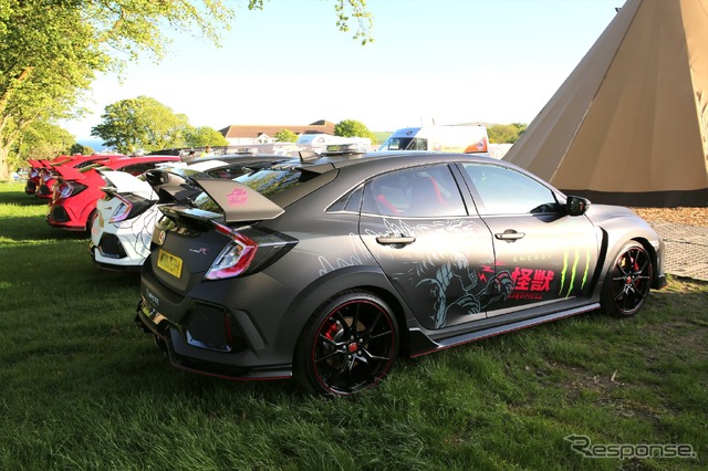 モンスターエナジー仕様のマーシャルカー(マン島TTレース2019)