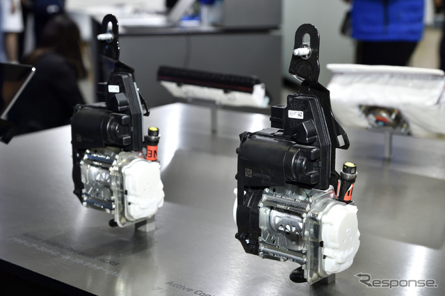 ZF ACR8(アクティブ・コントロール・リトラクター)