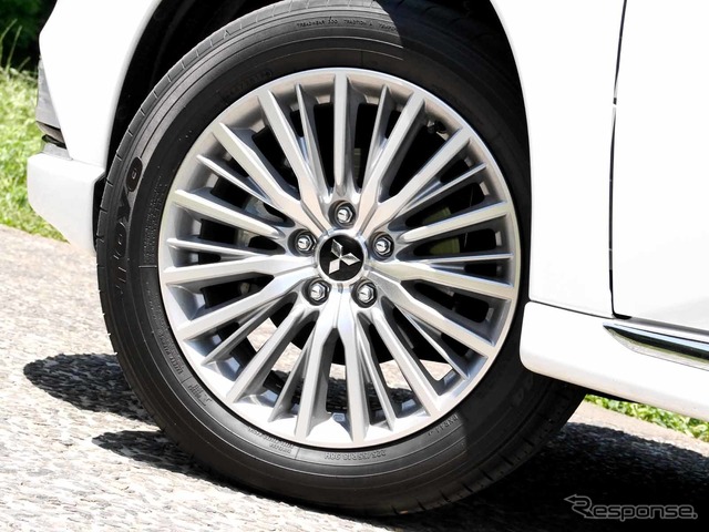 三菱 アウトランダーPHEV(Sエディション)