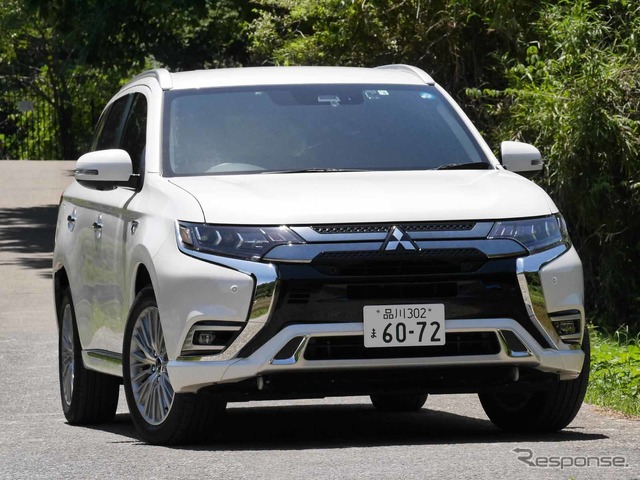 三菱 アウトランダーPHEV(Sエディション)