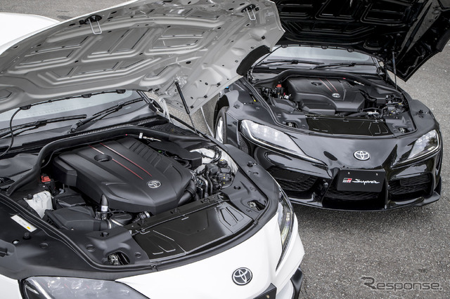 トヨタ スープラ 新型の直6エンジン(手前)と直4エンジン