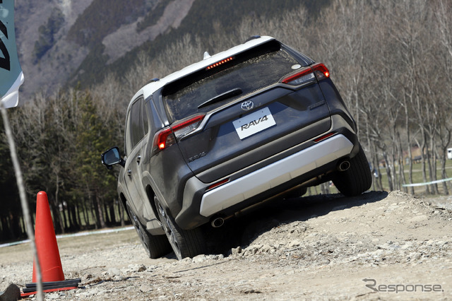 トヨタ RAV4 Adventure(アドベンチャー)