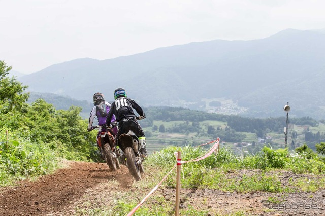 【JNCC 第4戦】初開催の全開コース戸狩で、馬場大貴が渡辺学に迫る