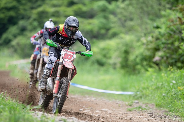 【JNCC 第4戦】初開催の全開コース戸狩で、馬場大貴が渡辺学に迫る