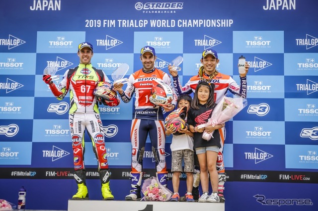 トニー・ボウ(中央)、藤波貴久(右)(2日目)