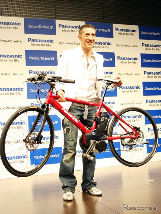 ジローラモ「100kmでも走れる」…パナソニック チタン 自転車