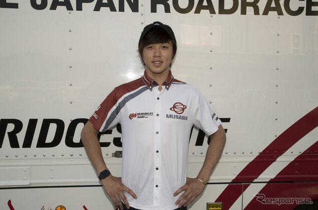 秋吉耕佑(au・テルル SAG RT)