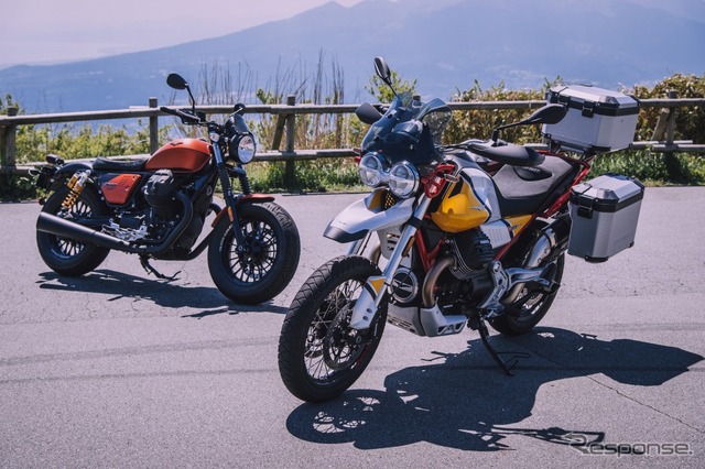 Moto Guzzi V85 TT(右)とV9 Bobber Sport
