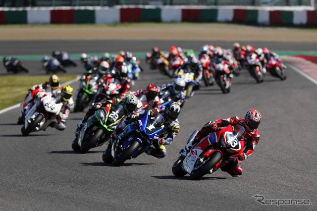 第3戦終了時点でチャンピオンシップをリードするTeam HRCの高橋巧(先頭)