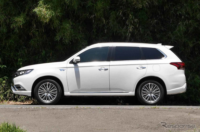 三菱 アウトランダーPHEV(Sエディション)