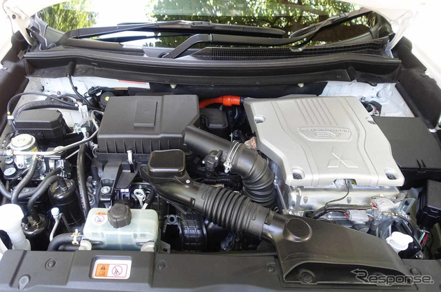 三菱 アウトランダーPHEV(Sエディション)