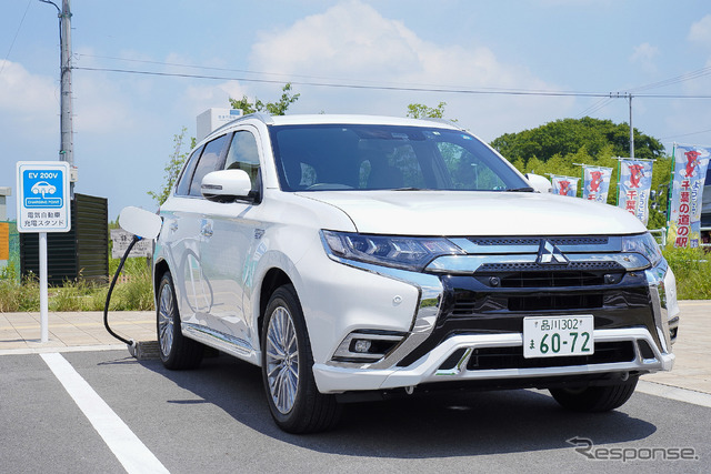 三菱 アウトランダーPHEV Sエディション