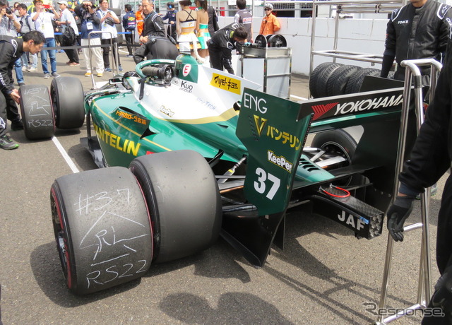 スタート前のタイヤ選択はギリギリまでわからないケースも(写真は決勝4位となる#37 キャシディ)。