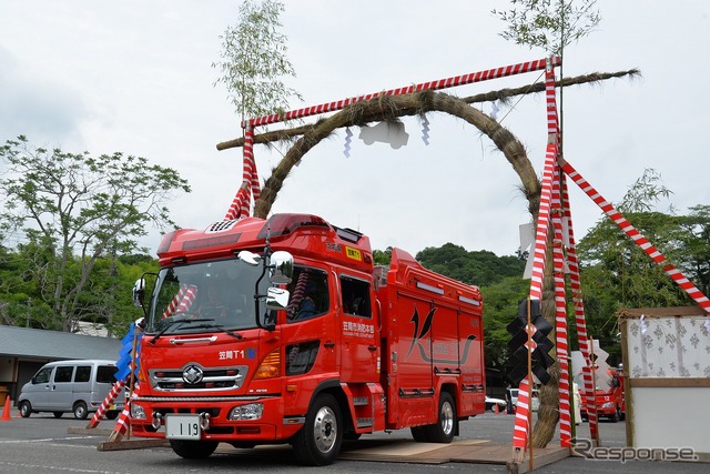 笠間稲荷神社　車の茅の輪くぐり