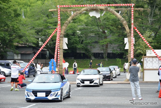 笠間稲荷神社 車の茅の輪くぐり