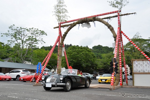 笠間稲荷神社　車の茅の輪くぐり