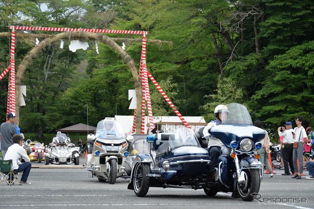 笠間稲荷神社　車の茅の輪くぐり