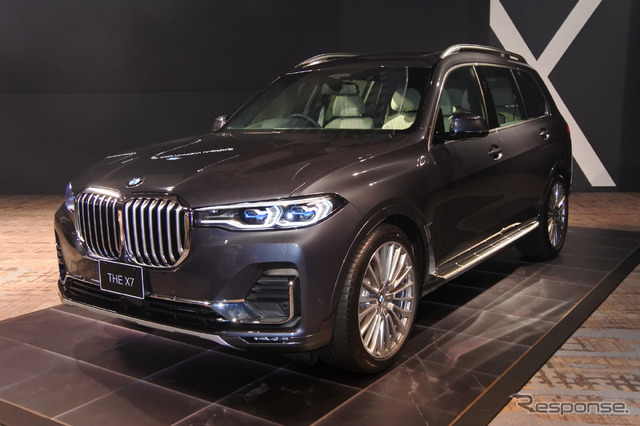 BMW X7 発表会