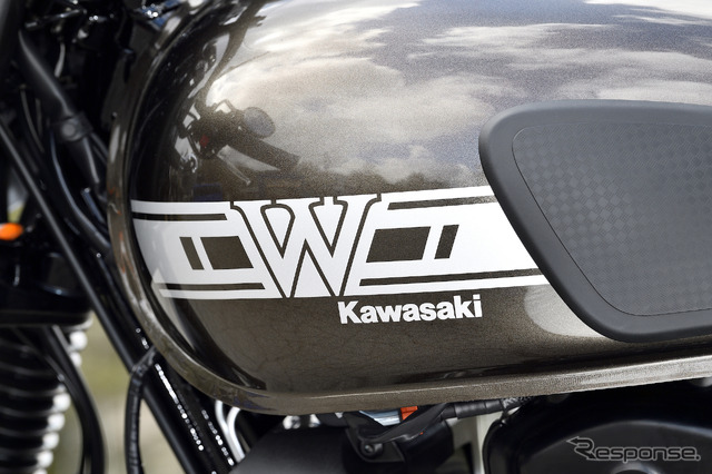 カワサキ W800 CAFE