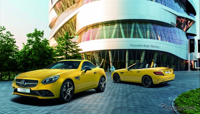 SLC 180スポーツ ファイナルエディション（左）とメルセデスAMG SLC 43 ファイナルエディション（右）