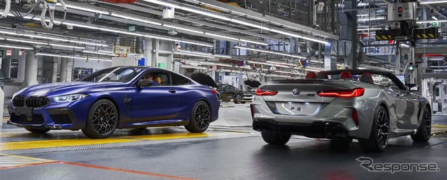 BMW M8 クーペ の量産第一号車とBMW M8 カブリオレ の量産第一号車