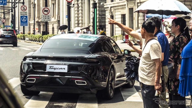 ポルシェ・タイカンの最新プロトタイプ車