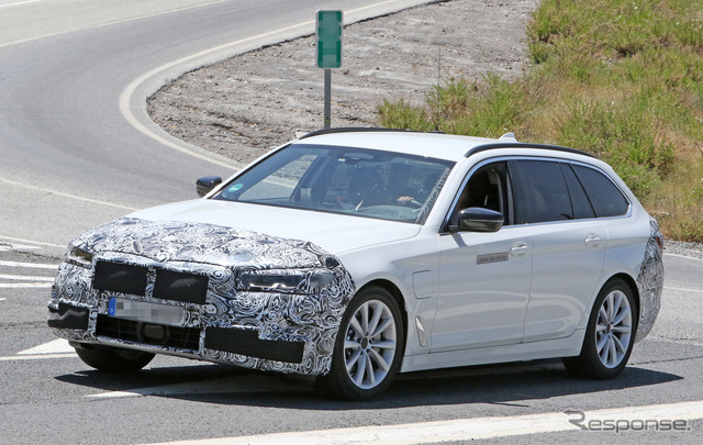 BMW 5シリーズツーリング 改良新型(スクープ写真)