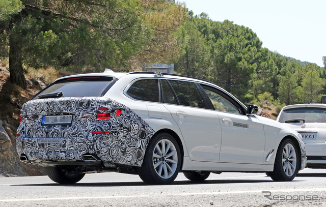 BMW 5シリーズツーリング 改良新型(スクープ写真)