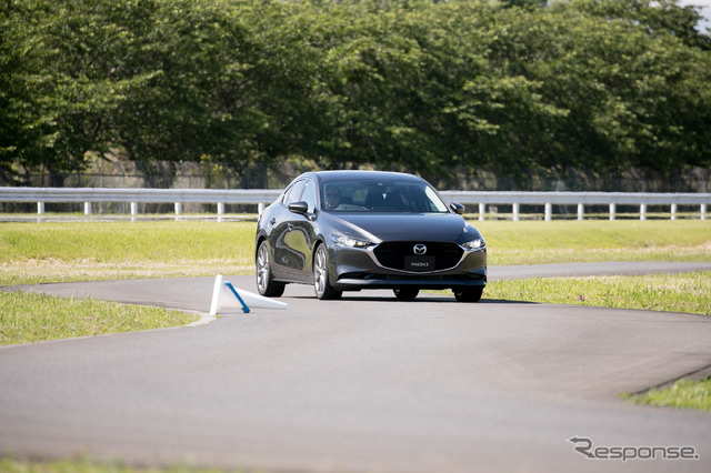 マツダ3 新型(SKYACTIV-G 2.0)